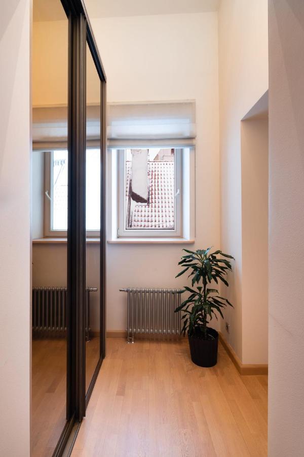 Appartement Old Two Bedroom With 2 Bathrooms *