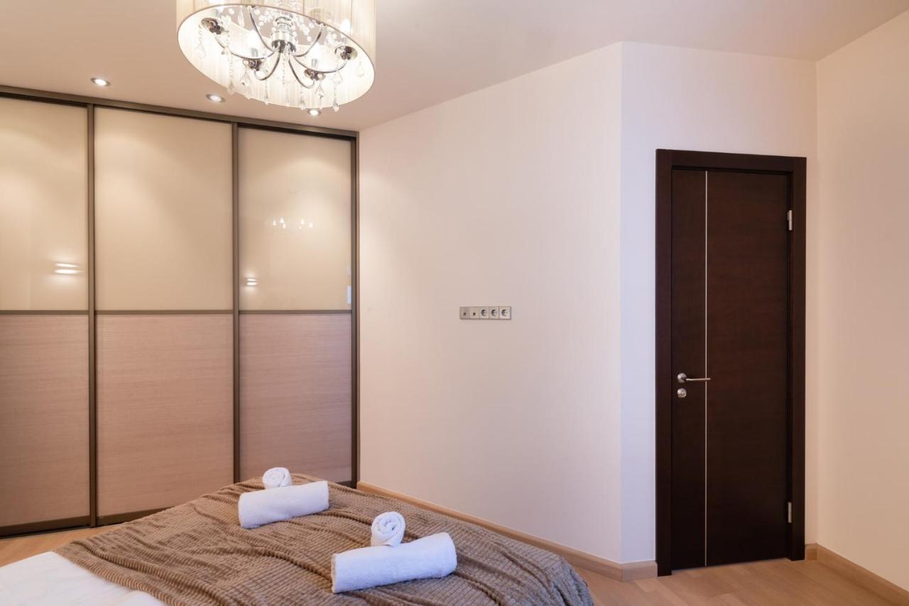 Old Two Bedroom With 2 Bathrooms Appartement *