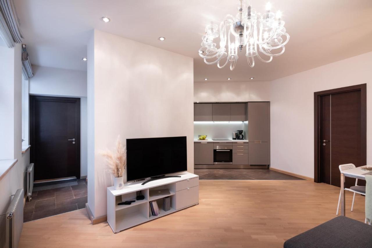 Old Two Bedroom With 2 Bathrooms Lejlighed Riga